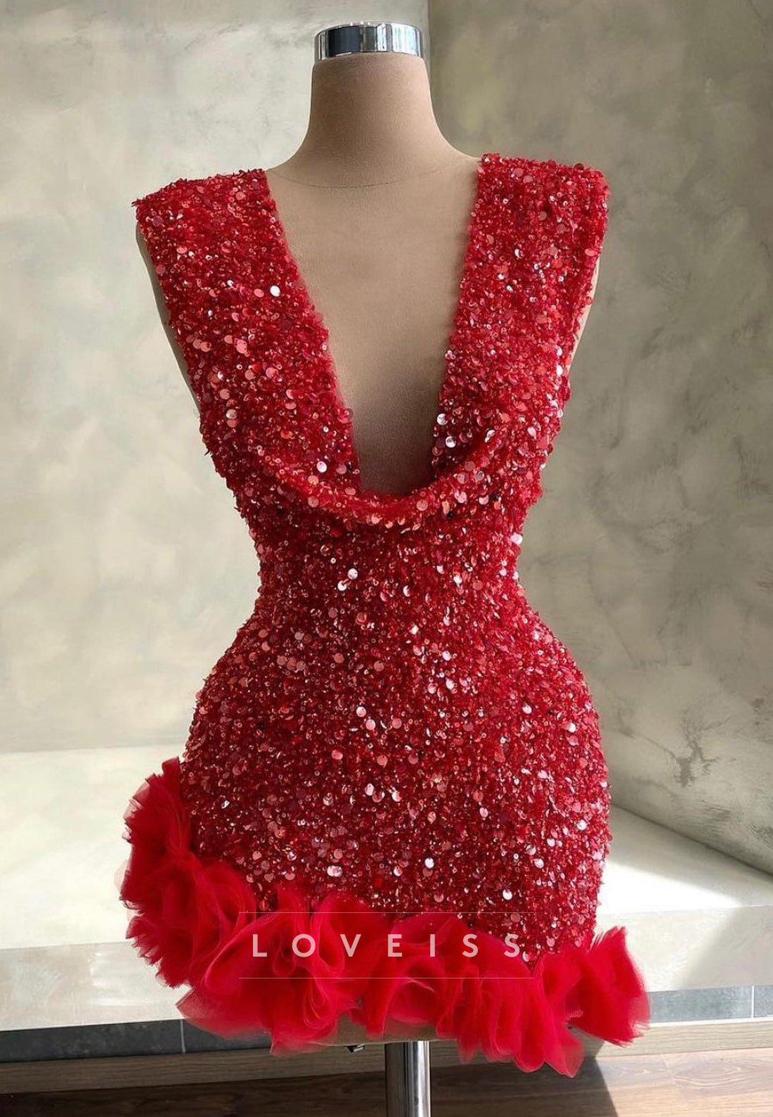 V-Neck Sleeveless Sequins Sparkly Sheath Homecoming Dress
