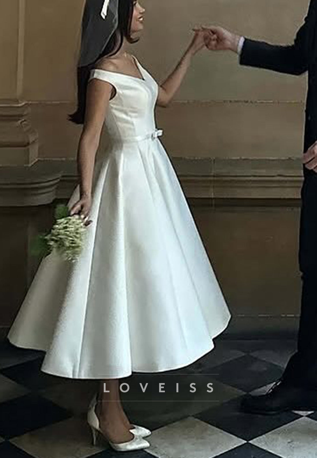 V-Neck Sleeveless Sleek A-Line Simple Civil Wedding Dress