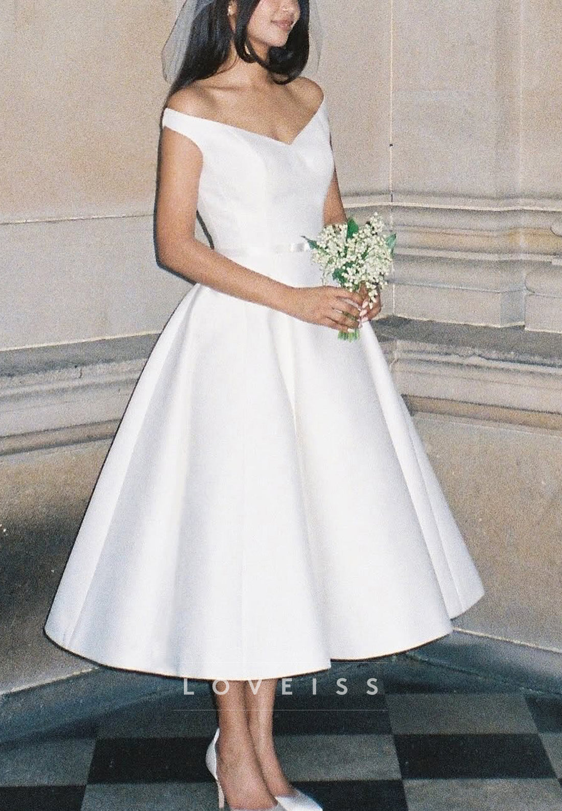 V-Neck Sleeveless Sleek A-Line Simple Civil Wedding Dress