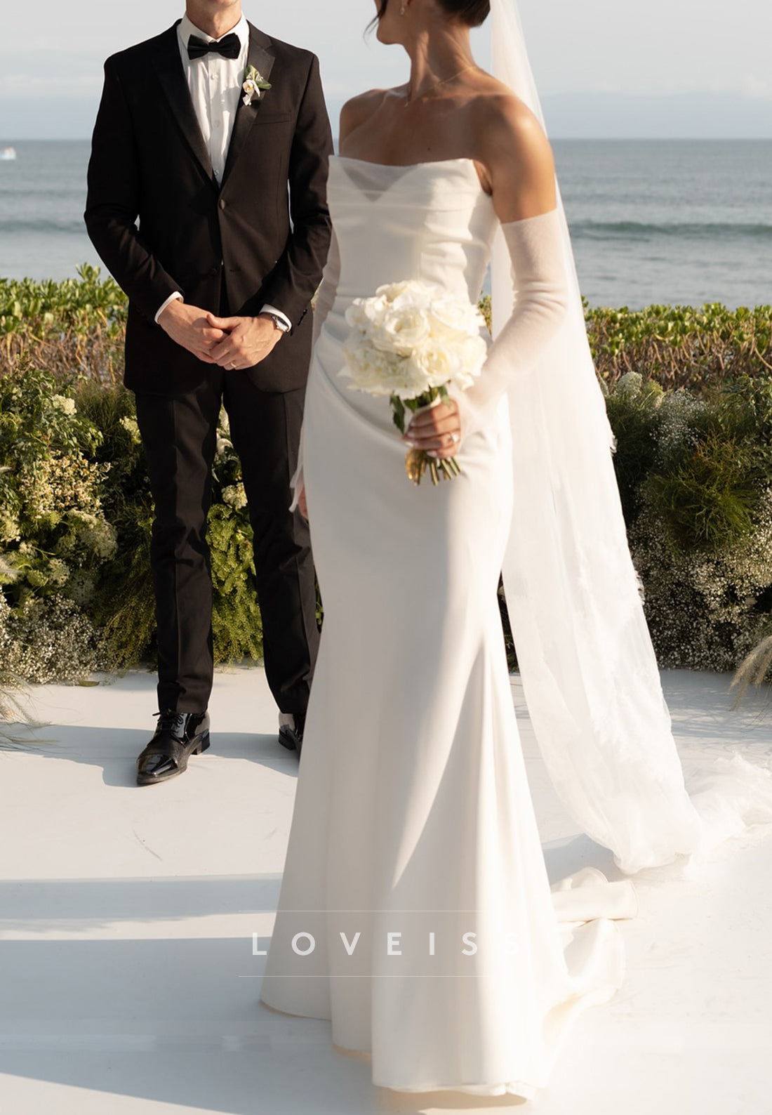 V-Neck Sleeveless Sleek Mermaid Simple Wedding Dress
