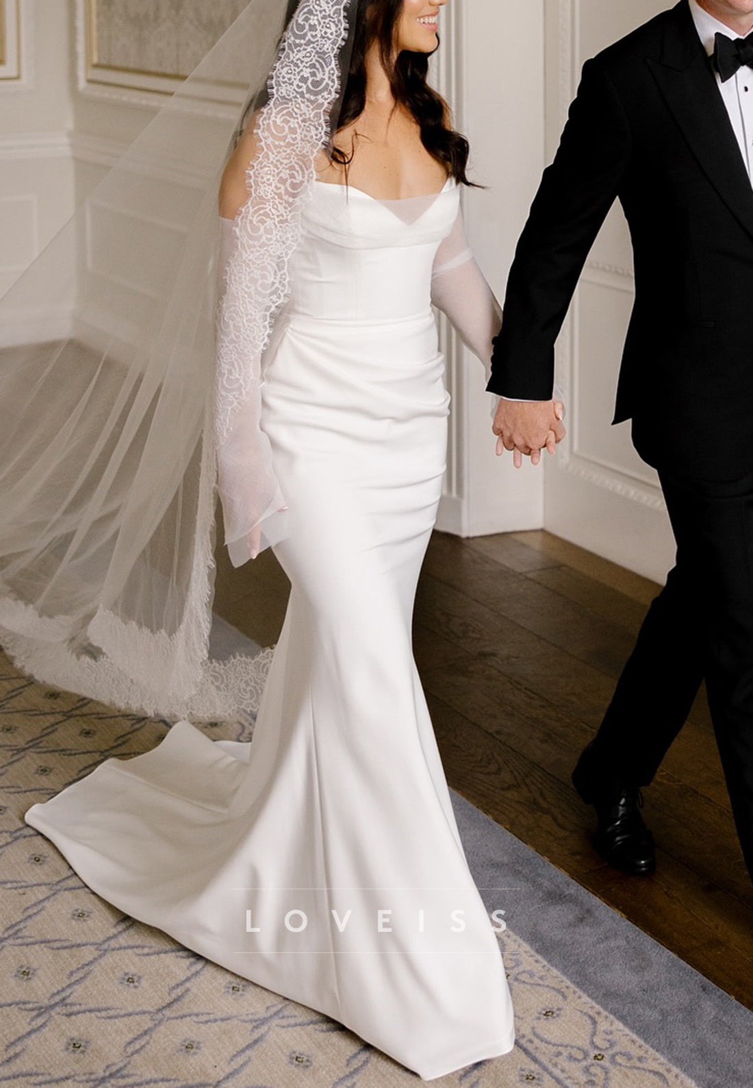 V-Neck Sleeveless Sleek Mermaid Simple Wedding Dress