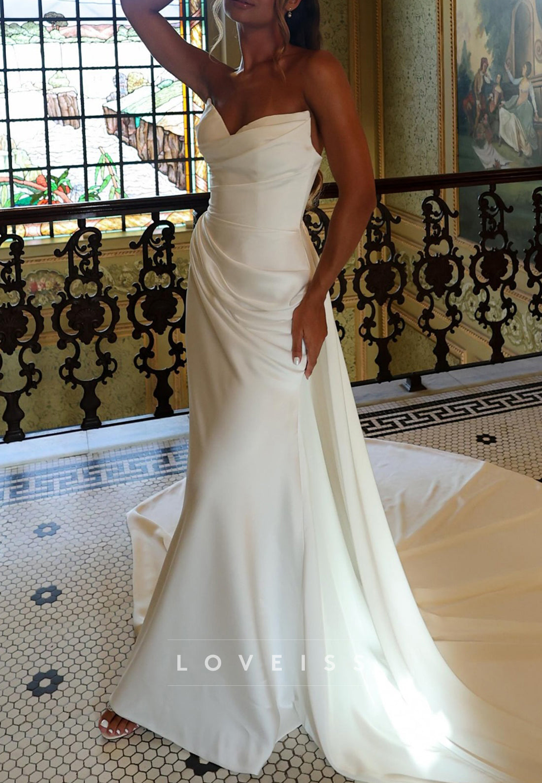 V-Neck Sleeveless Sleek Pleated Mermaid Wedding Dress