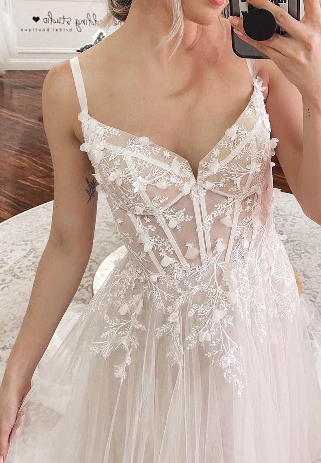 V-Neck Spaghetti Straps Applique Tulle A-Line Wedding Dress