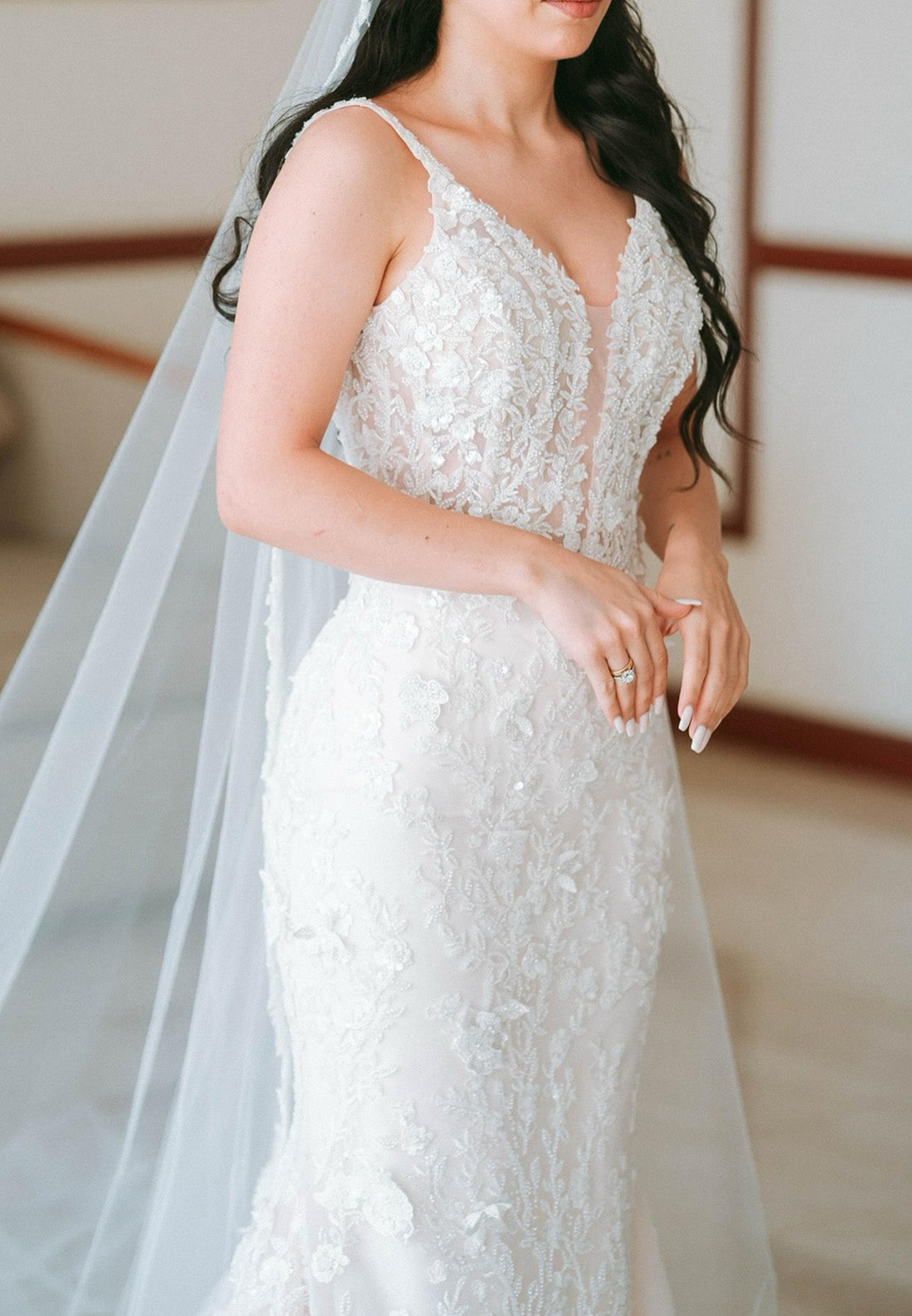 V-Neck Spaghetti Straps Appliques Mermaid Wedding Dress