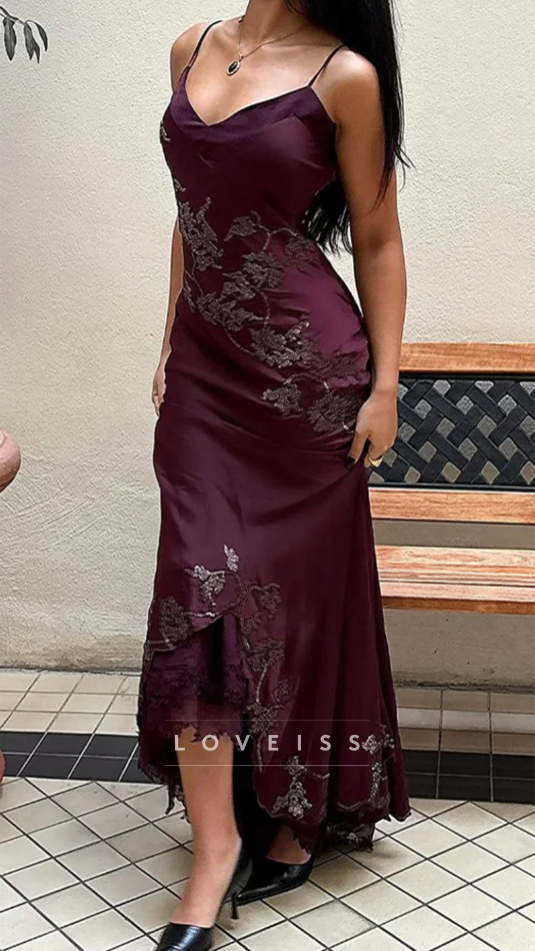 V-Neck Spaghetti Straps Appliques Sheath Prom Dress