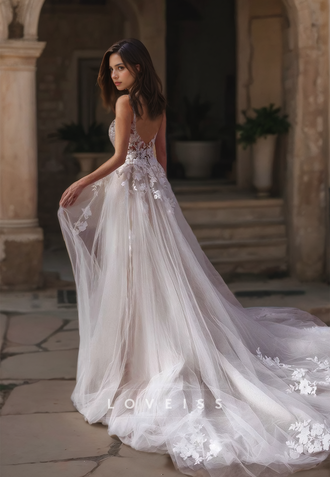 V-Neck Spaghetti Straps Appliques Tulle A-Line Beach Wedding Dress