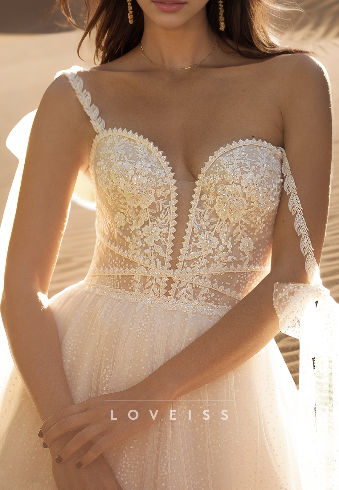 V-Neck Spaghetti Straps Appliques Tulle A-Line Wedding Dress