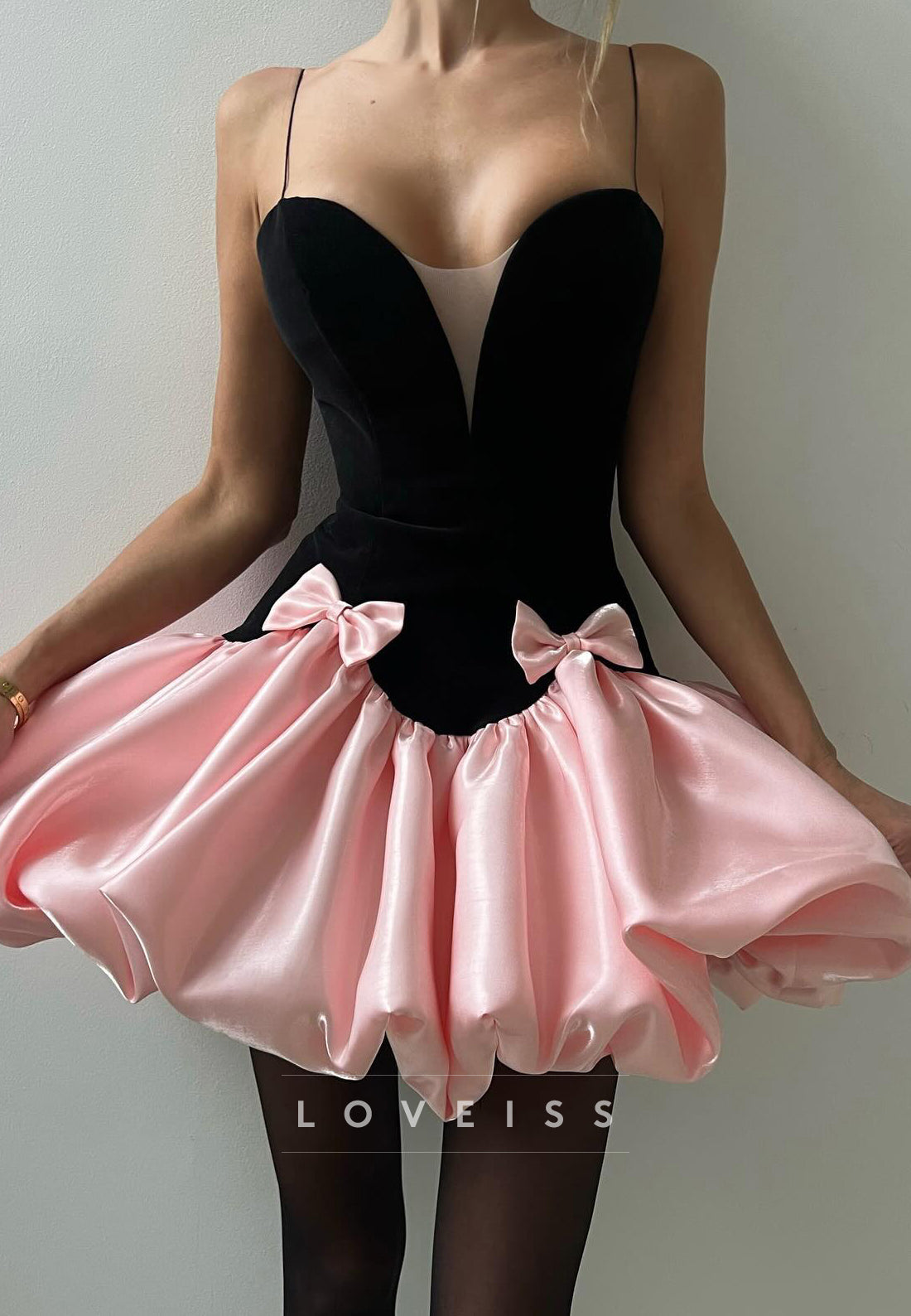 V-Neck Spaghetti Straps Bows A-Line Party Homecoming Dress