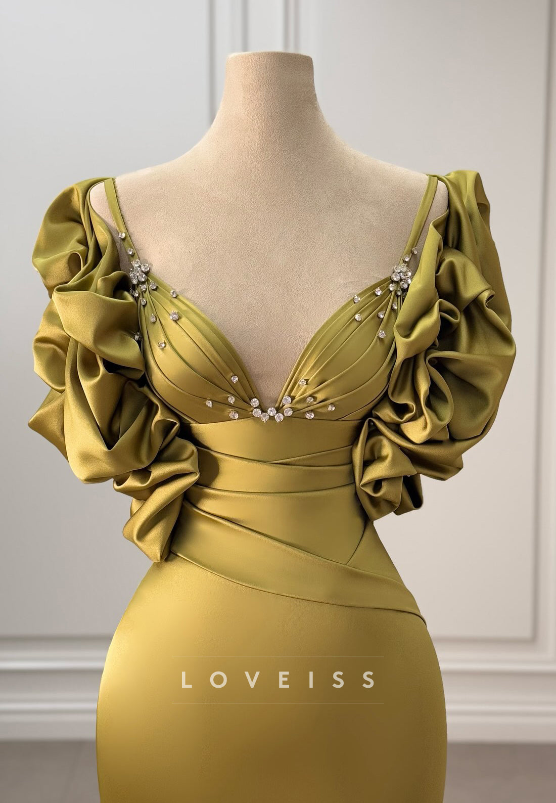 V-Neck Spaghetti Straps Pleated Beaded Sleek Evening Dress Mermaid Formal Dress