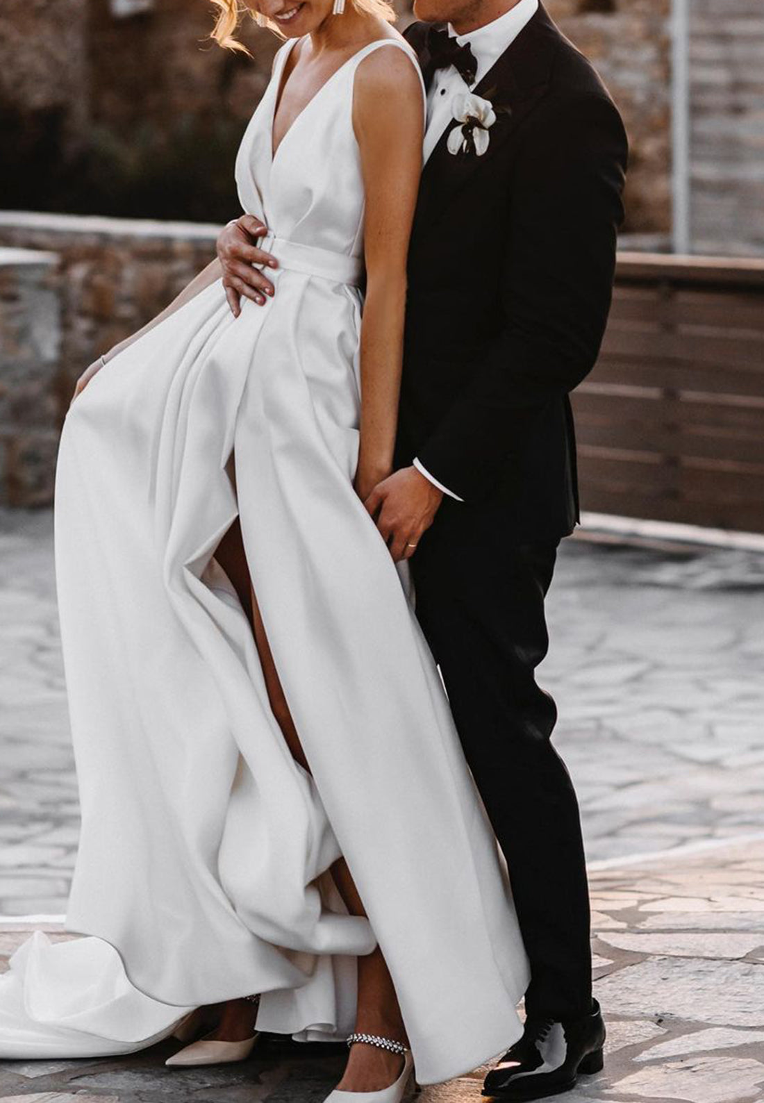 V-Neck Straples Side Slit Pleated A-Line Classic Wedding Dress