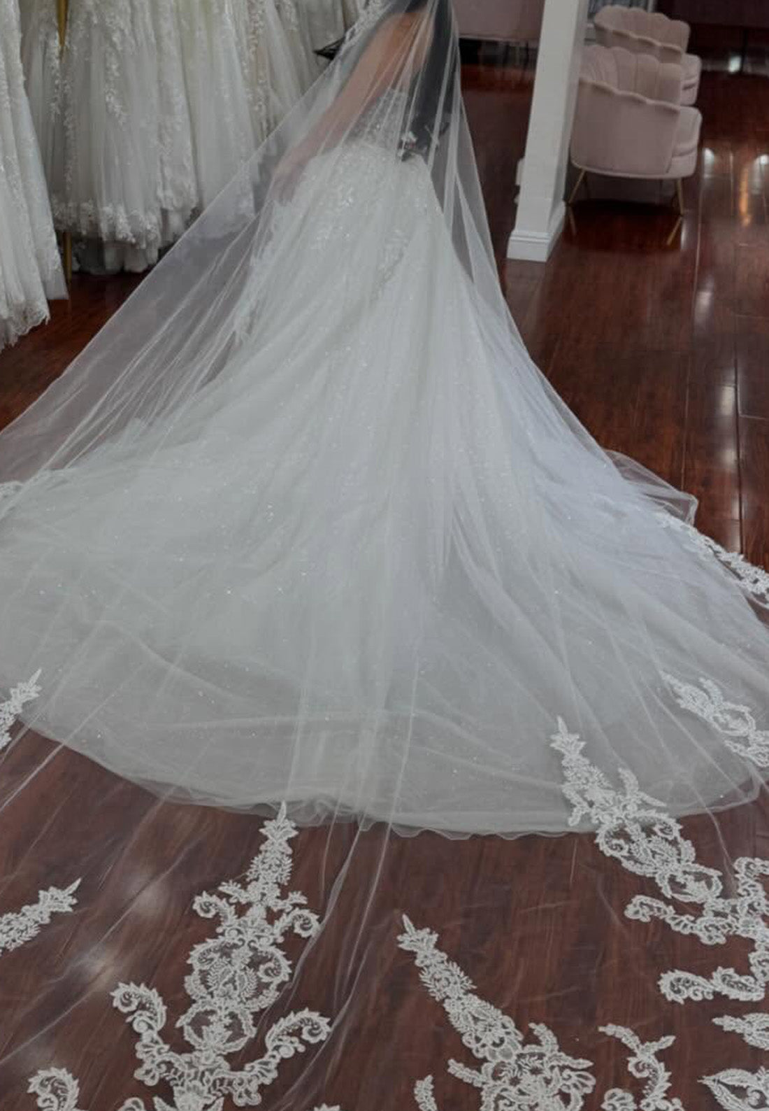 V-Neck Strapless Appliques Mermaid Elegant Wedding Dress