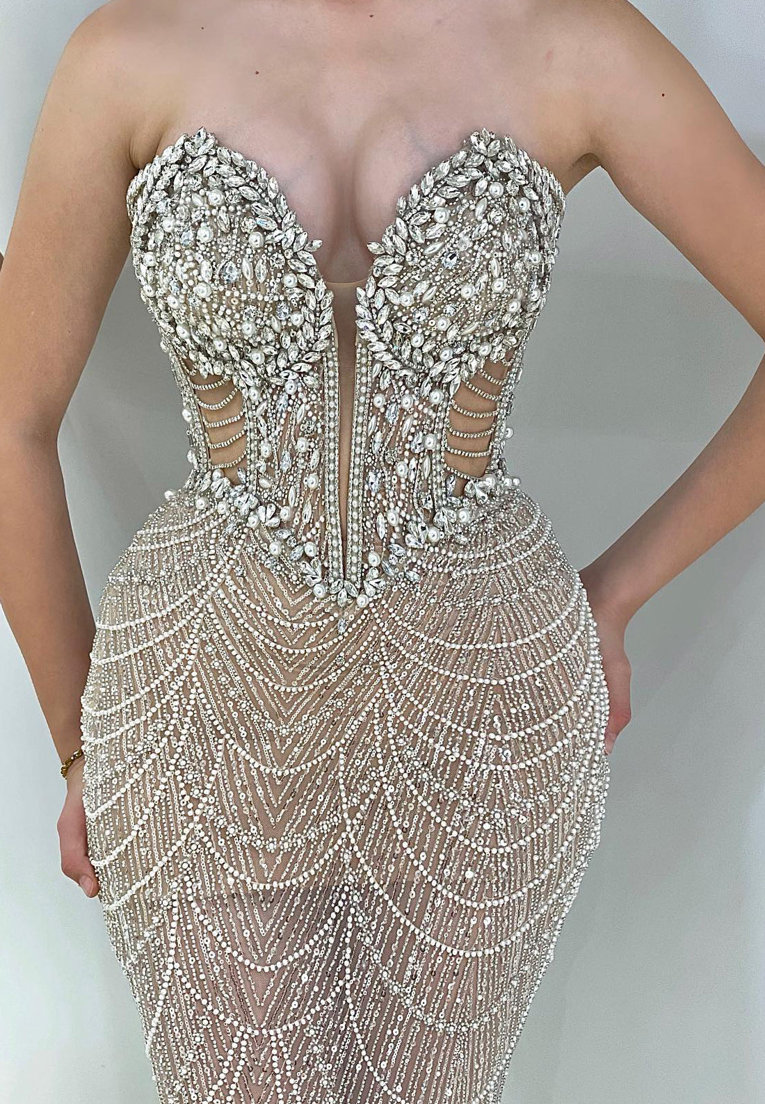 V-Neck Strapless Beaded Emboridery Mermaid Sparkly Evening Dress