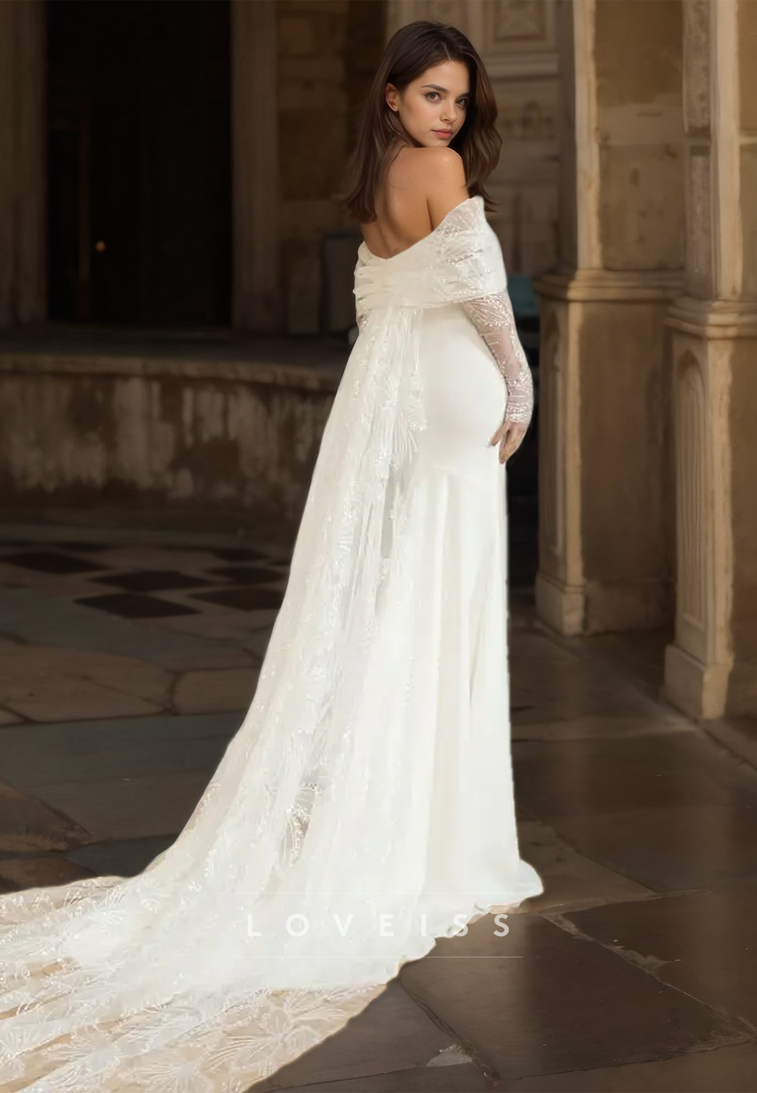 V-Neck Strapless Lace Appliques Sleek Mermaid Wedding Dress