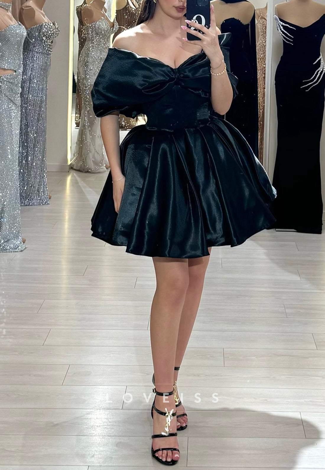 V-Neck Strapless Pleated A-Line Short Party Homecoming Dress