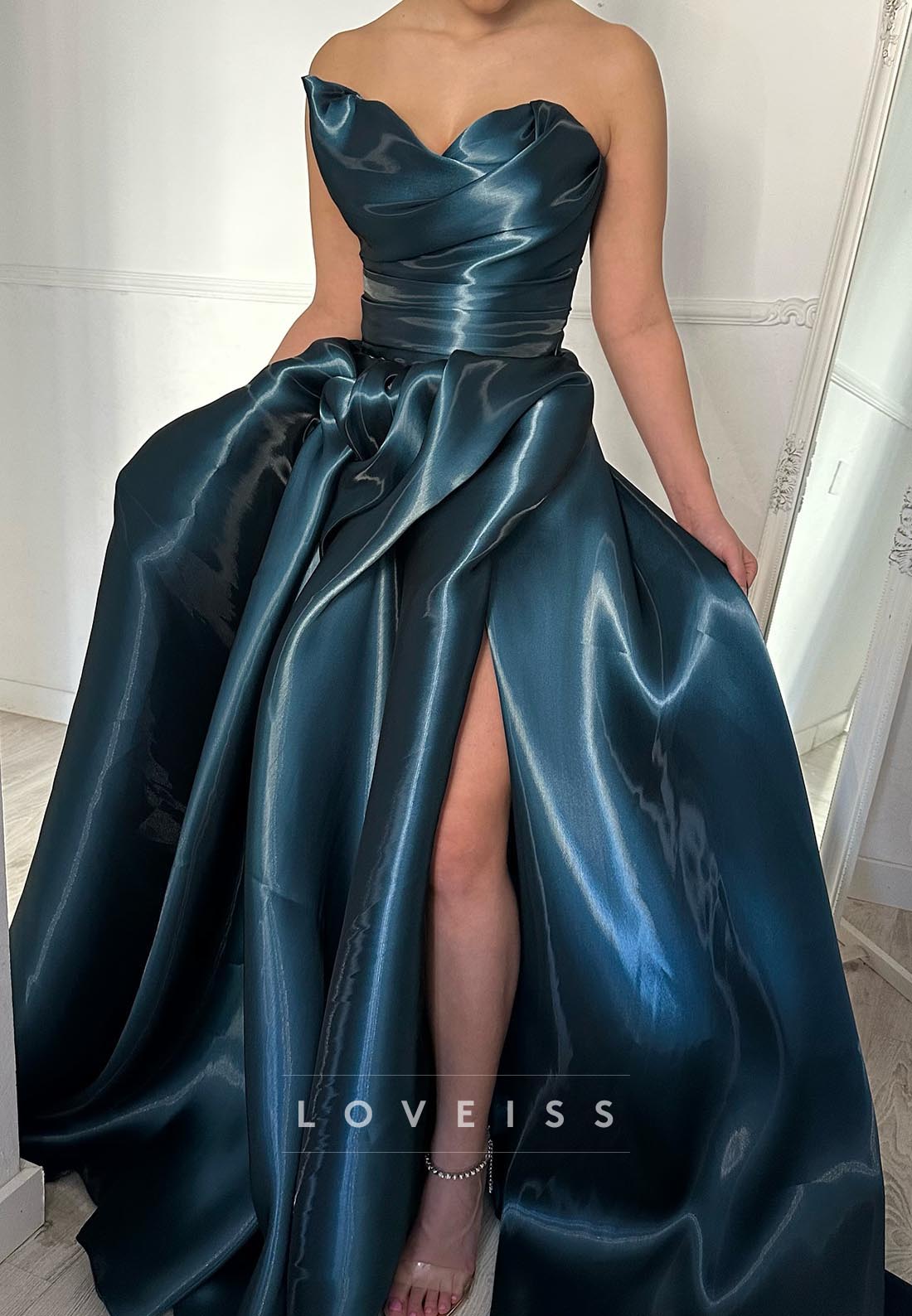 V-Neck Strapless Pleated Organza A-Line Evening Dress
