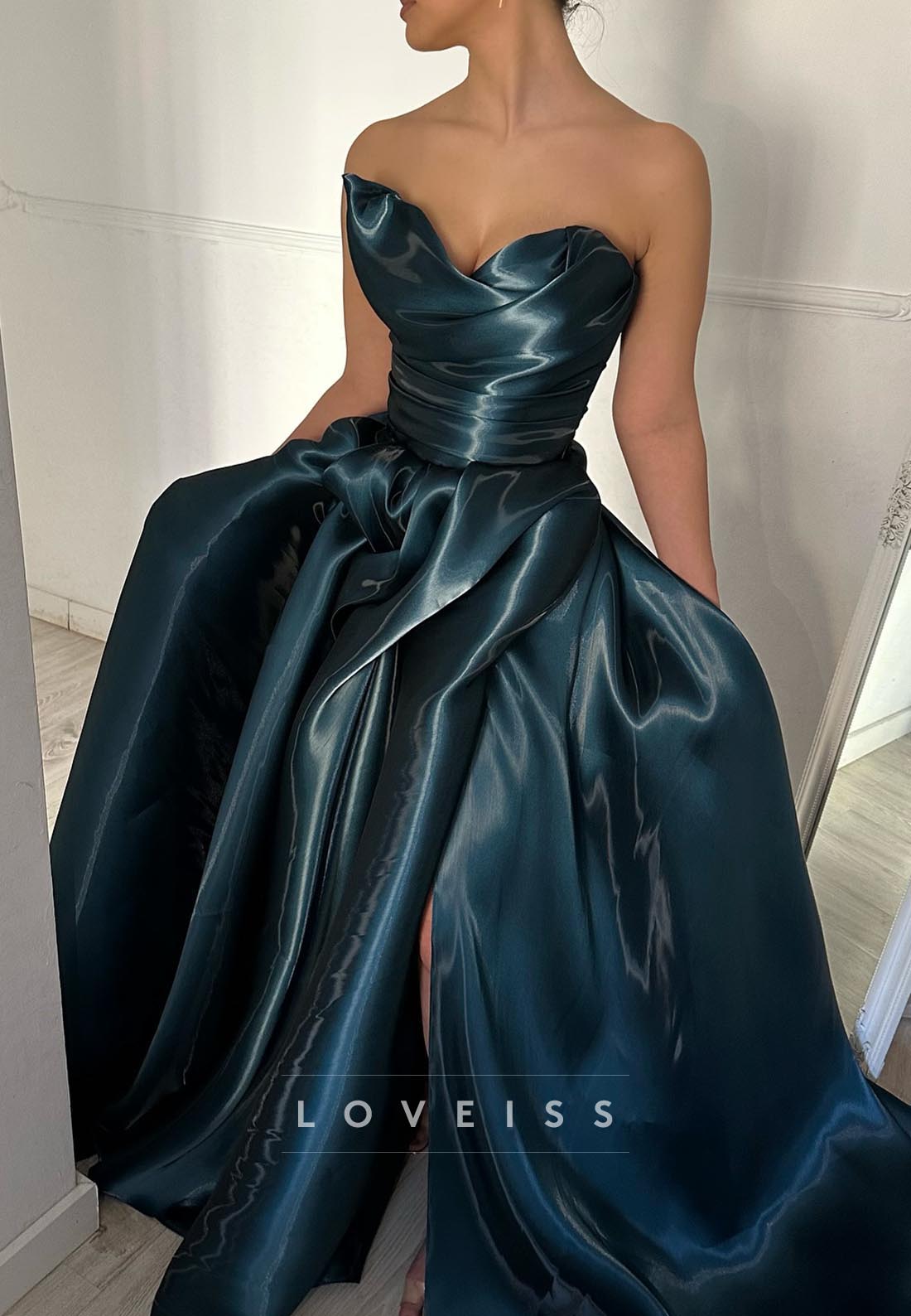 V-Neck Strapless Pleated Organza A-Line Evening Dress