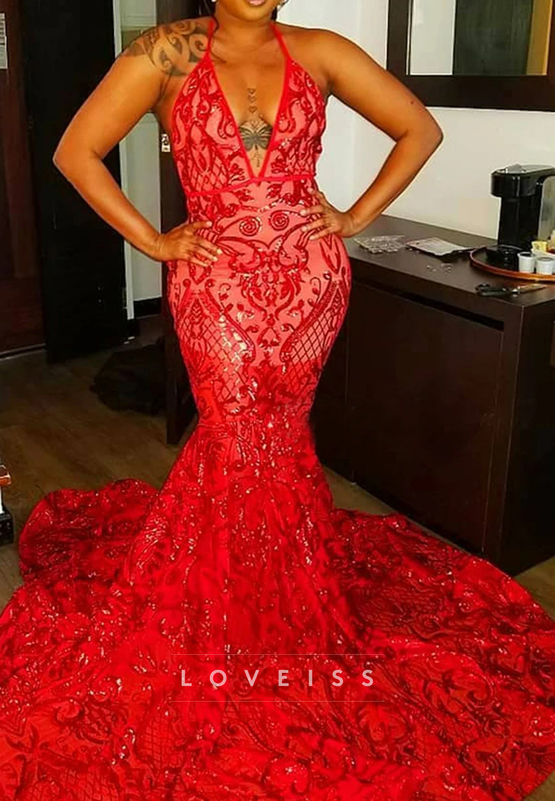V-Neck Straps Appliques Pleated Mermaid Prom Dress