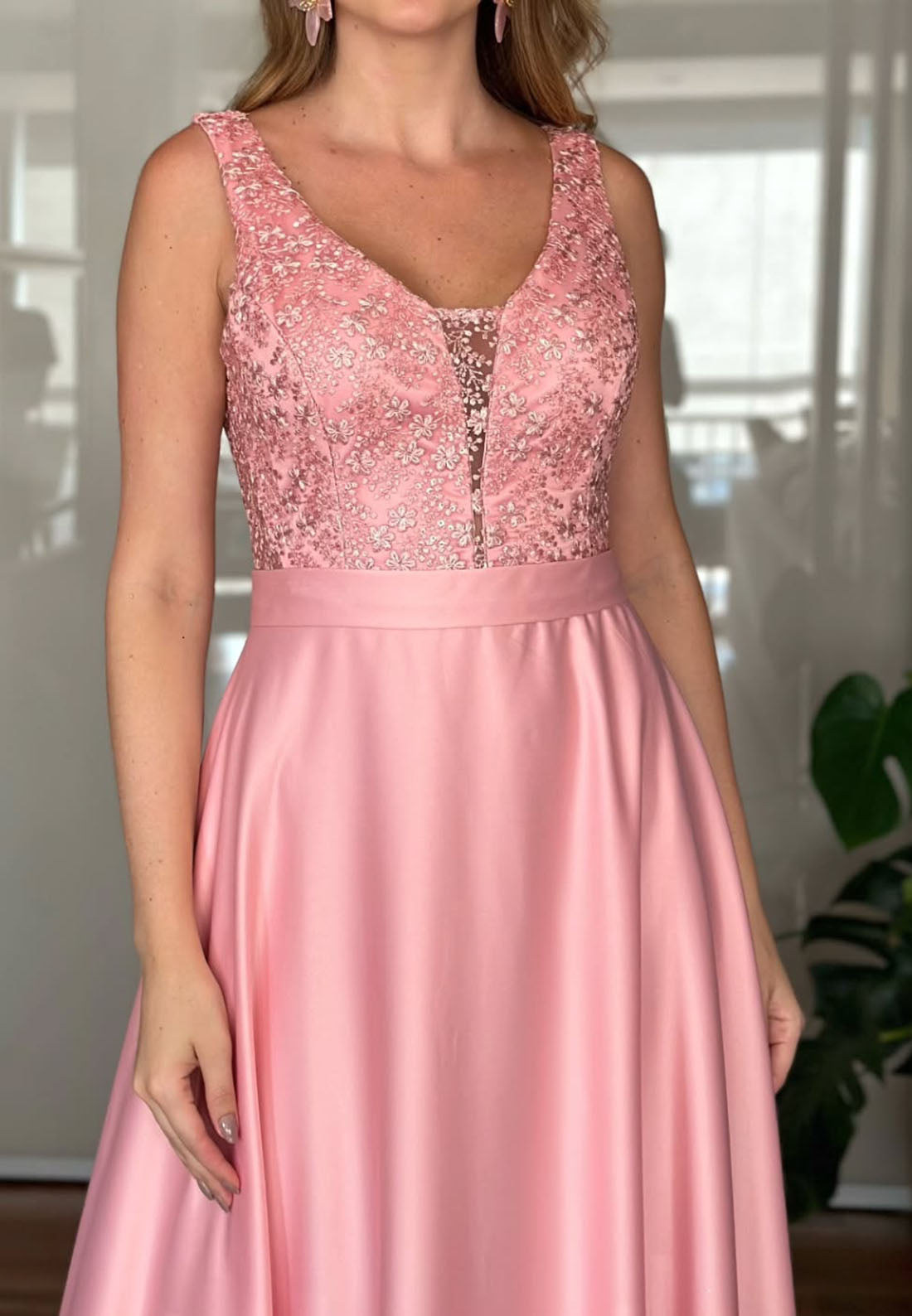 V-Neck Straps Appliques Sleek Pleated A-Line Mother of Bride Dress