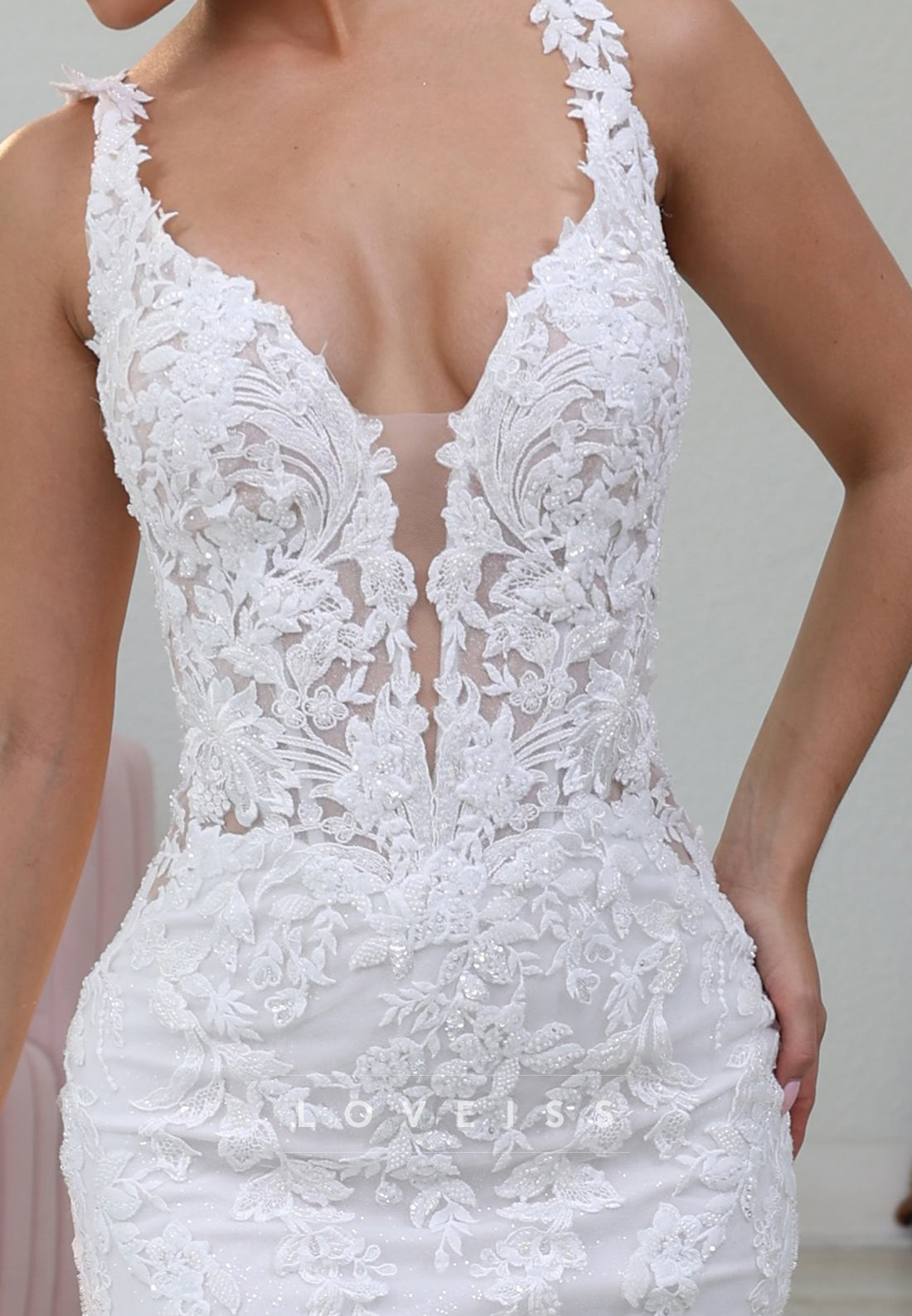 V-Neck Straps Lace Appliques Bodycon Mermaid Wedding Dress