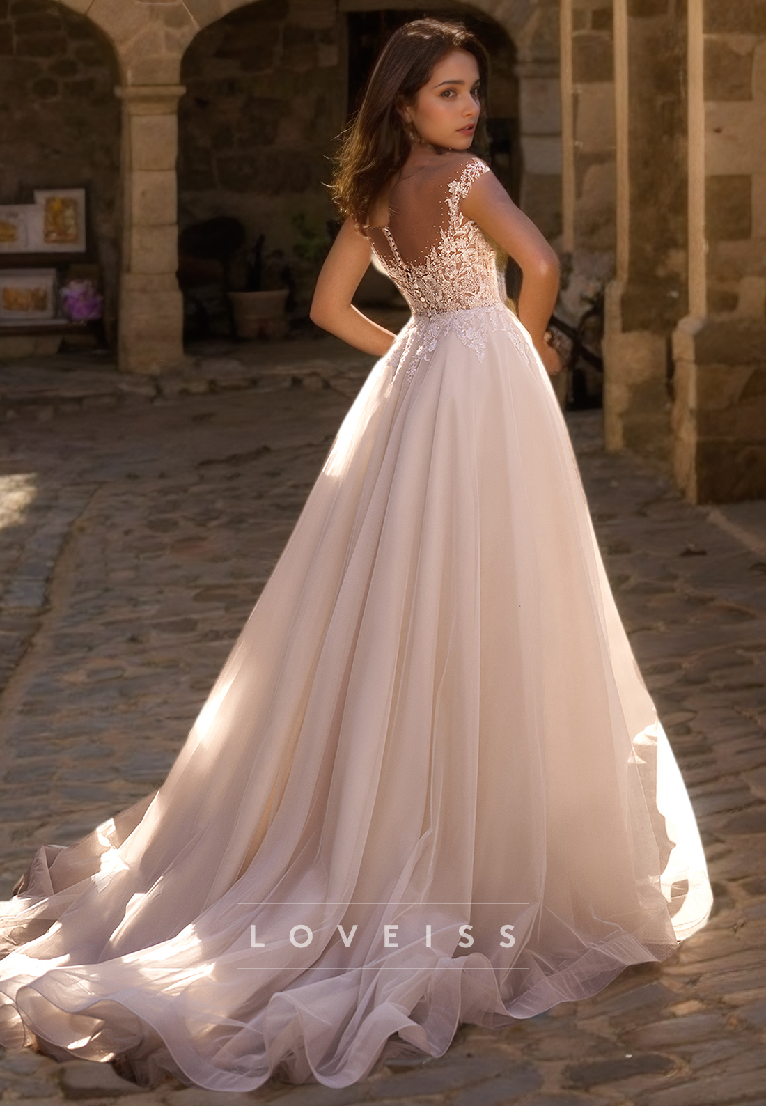V-Neck Straps Lace Appliques Tulle A-Line Wedding Dress