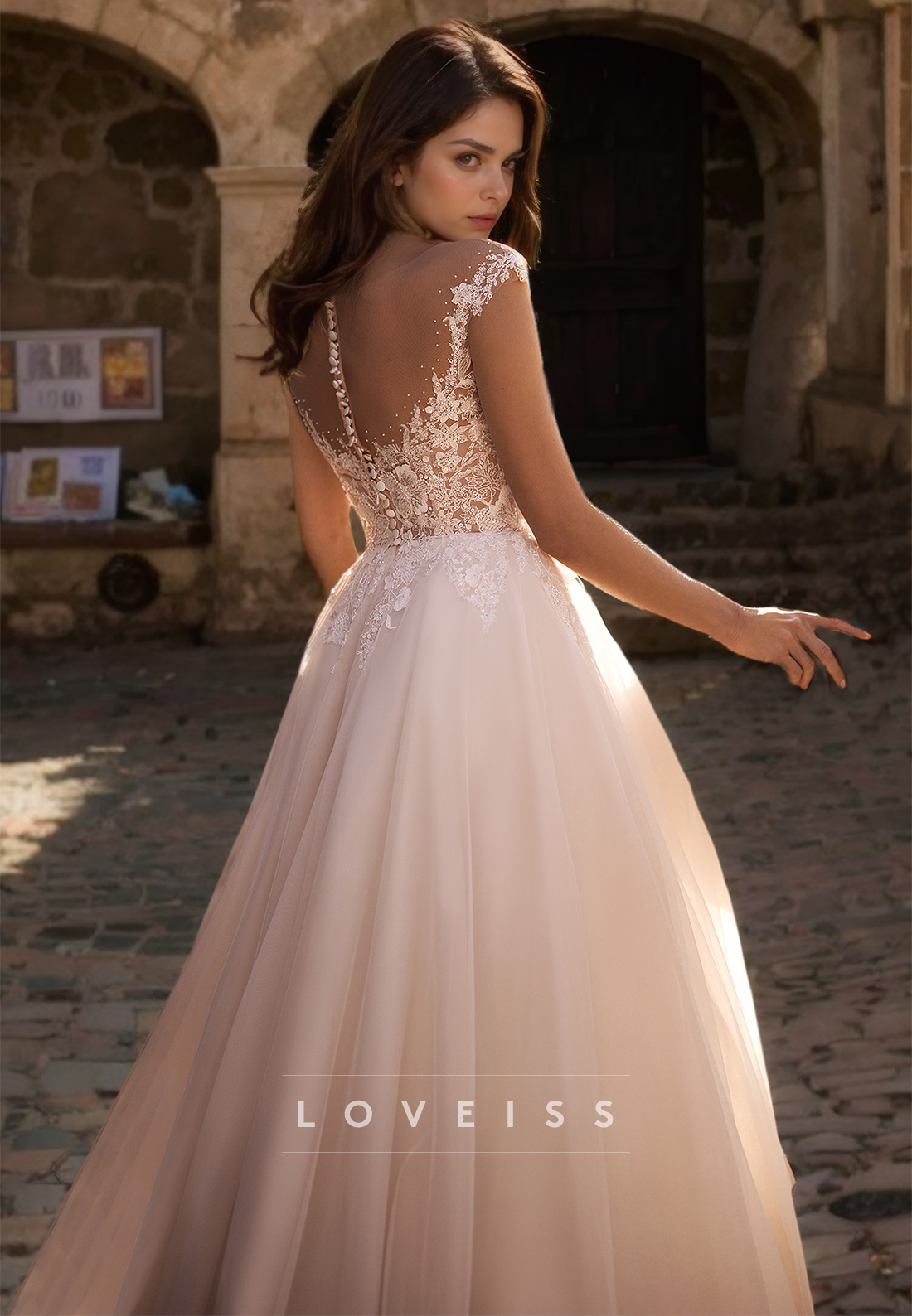 V-Neck Straps Lace Appliques Tulle A-Line Wedding Dress