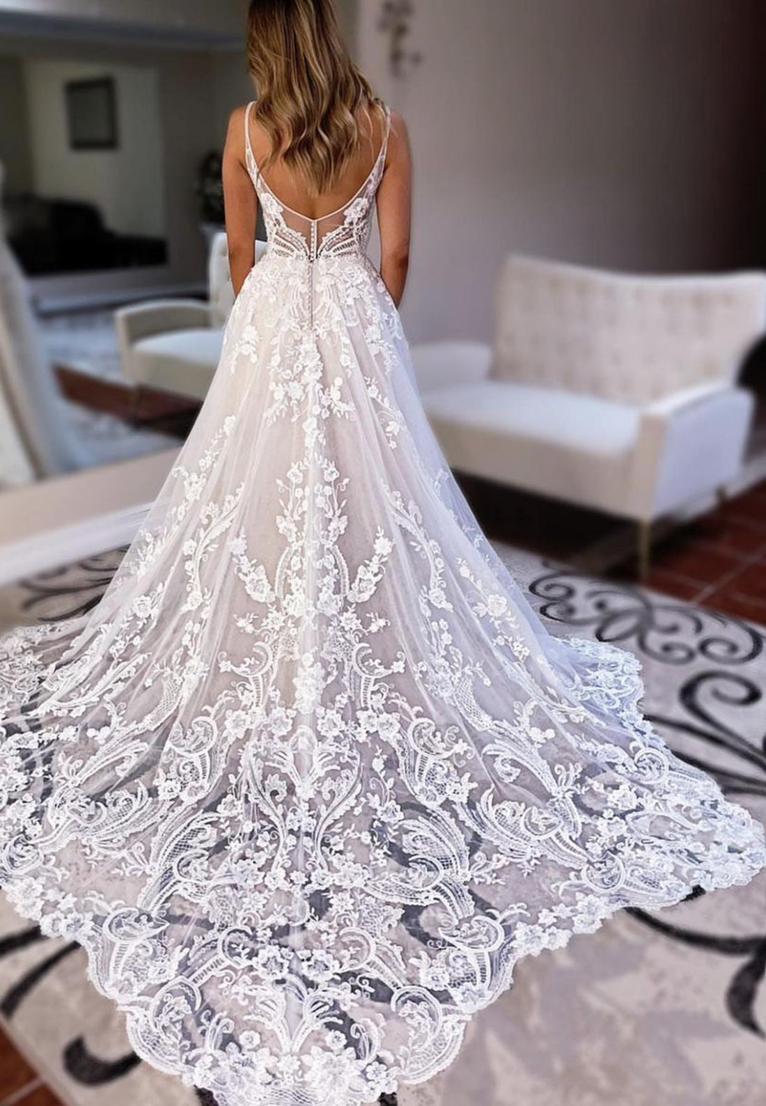 V-Neck Straps Lace Appliques Tulle Ball Gown Wedding Dress