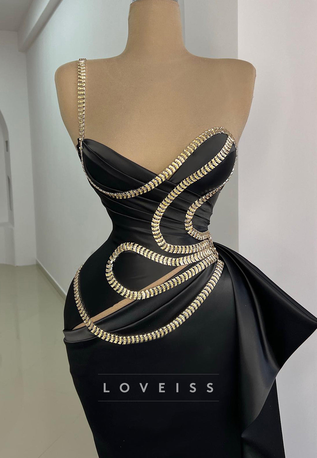V-Neck Straps Pleated Sleek Mermaid Prom Dress
