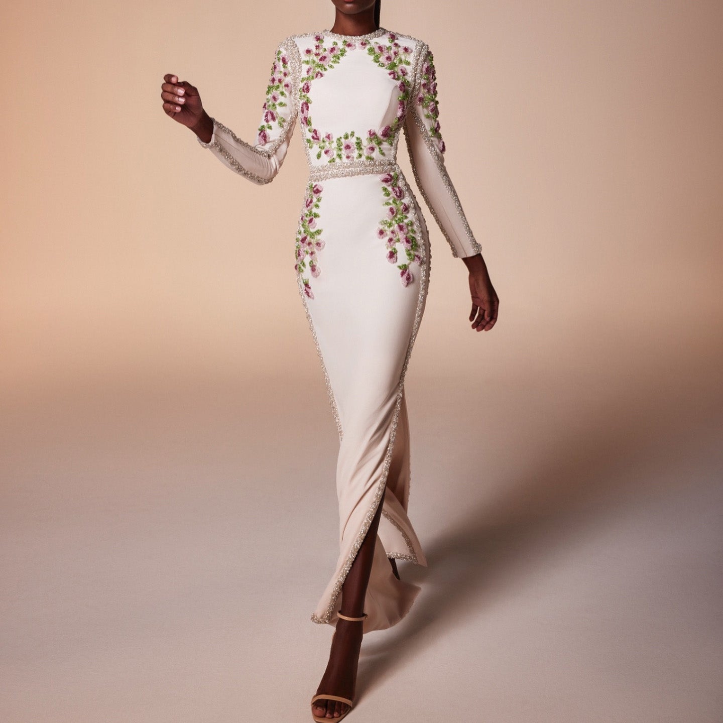 Elegant White Long Sleeves Embroidery Flora Evening Dress