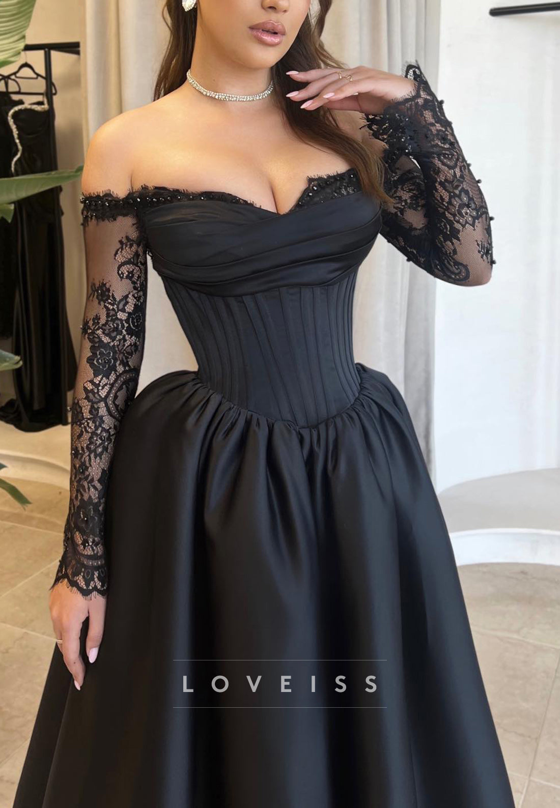 Sweetheart Long Sleeves Lace Appliques Pleated A-Line Prom Dress
