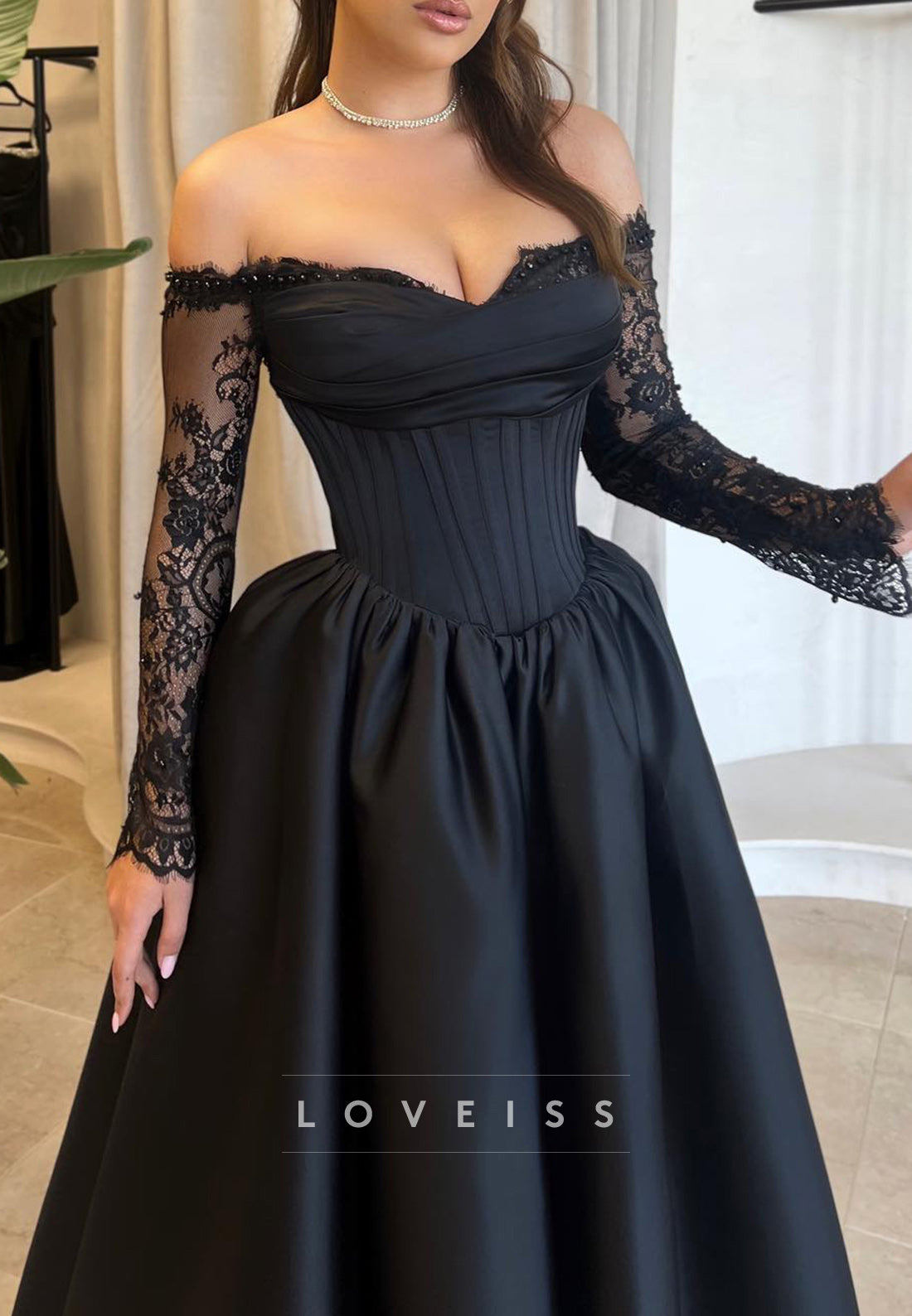 Sweetheart Long Sleeves Lace Appliques Pleated A-Line Prom Dress