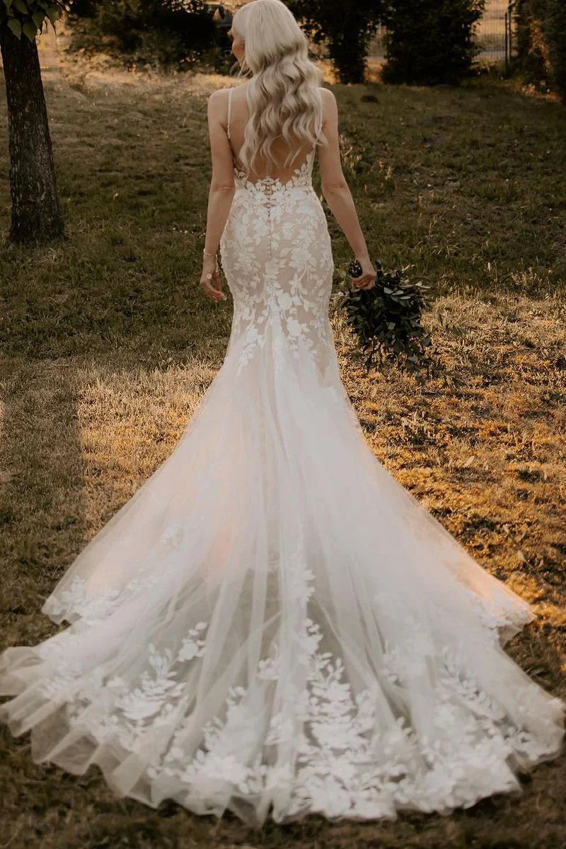 Unique Rustic Lace Mermaid Wedding Dress V-Neck with Appliques