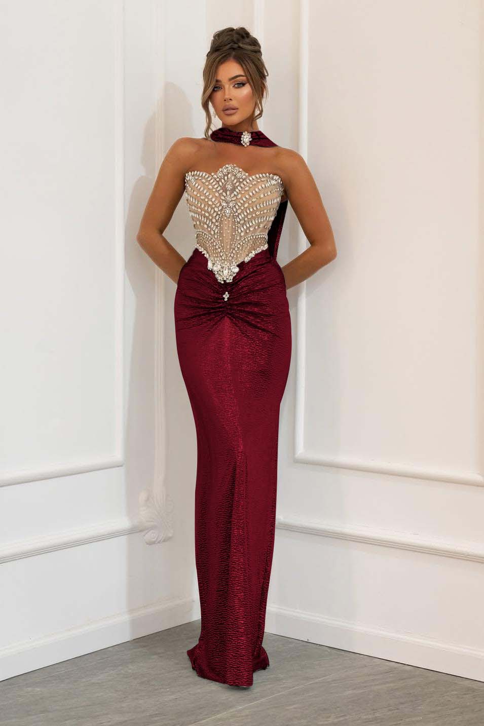 Lussooy Charming Sleeveless Strapless Pleated Slim Prom Dress with Rhinestone