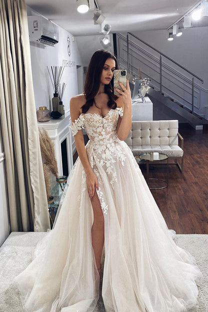 Charming Ball Gown Off the Shoulder Tulle Wedding Dresses with Appliques