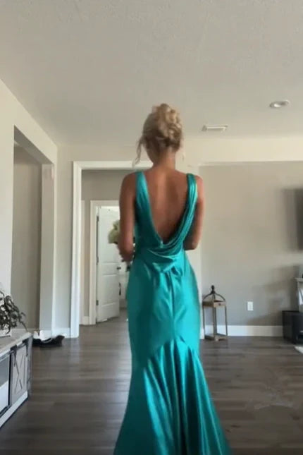 Simple Mermaid V Neck Green Long Prom Dress with Open Back