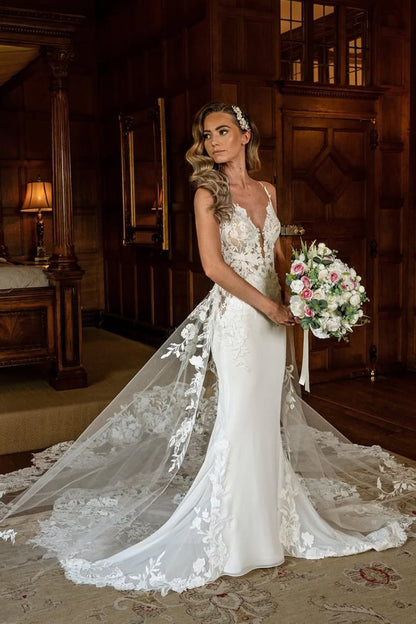 Romantic Mermaid V Neck Lace Wedding Dresses