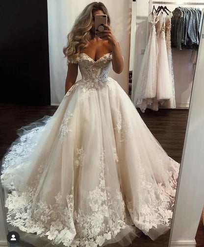 Luxury Long A-line Off-the-shoulder Wedding Dress With Tulle Lace
