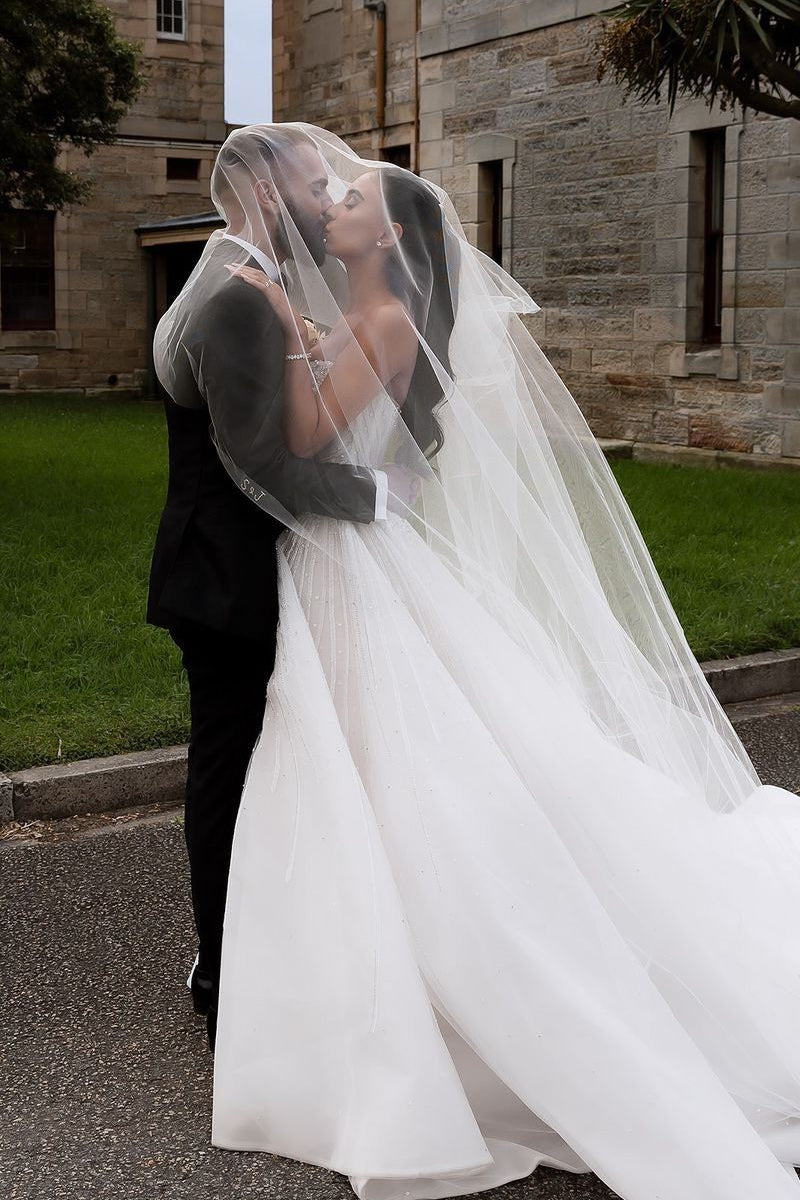 Gorgeous Ball Gown Sweetheart Tulle Satin Wedding Dresses with Beading