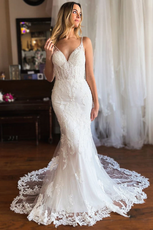 Charming Mermaid V Neck Lace Long Wedding Dresses with Appliques