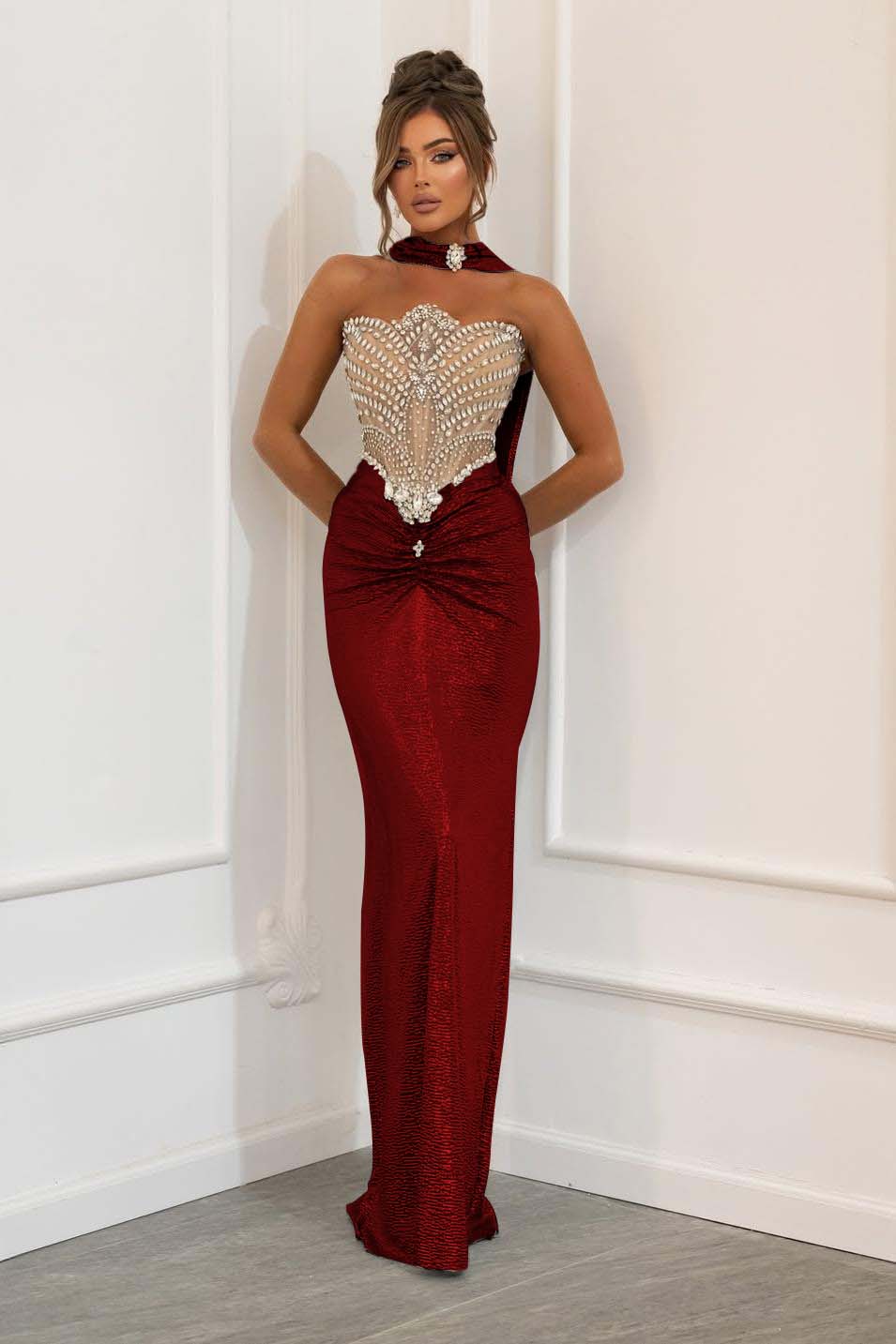 Lussooy Charming Sleeveless Strapless Pleated Slim Prom Dress with Rhinestone