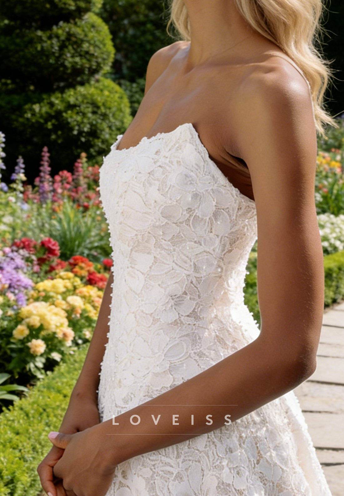 Strapless Sleeveless Lace Appliques A-Line Wedding Dress