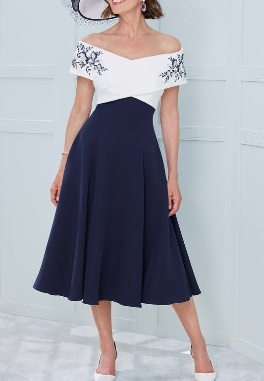 Off-Shoulder Strapless Pleated Appliques A-Line Mother of Bride Dress