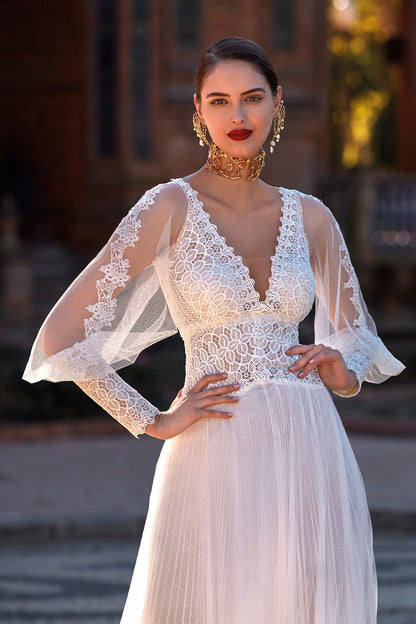 Long sleeves lace and tulle wedding dress