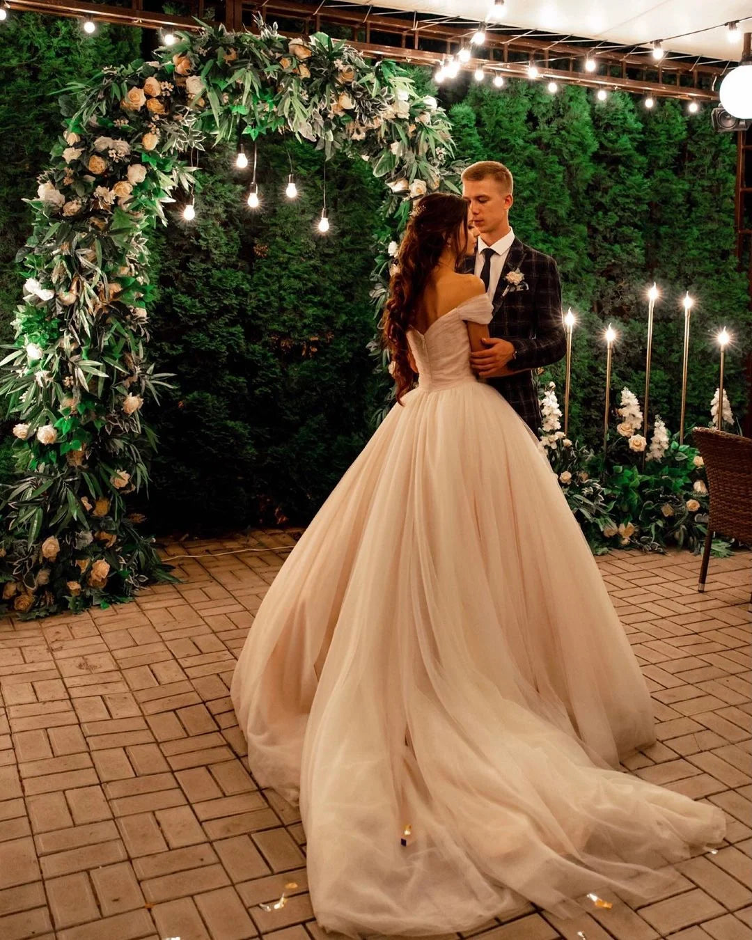 Beautiful Tulle Off-the-shoulder A-line Long Wedding Dress With Chapel Train