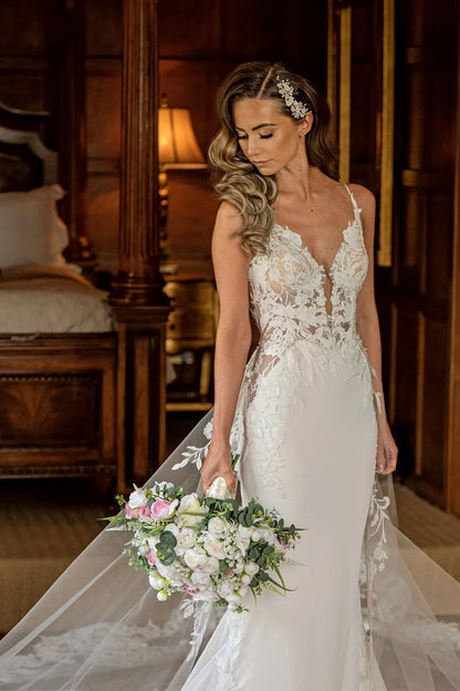 Romantic Mermaid V Neck Lace Wedding Dresses