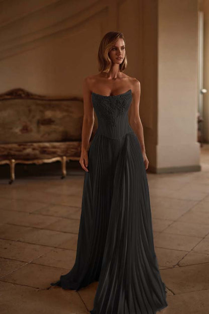 Lussooy Beautiful Sleeveless Purple Tulle Applique A Line Prom Dress with Pleated