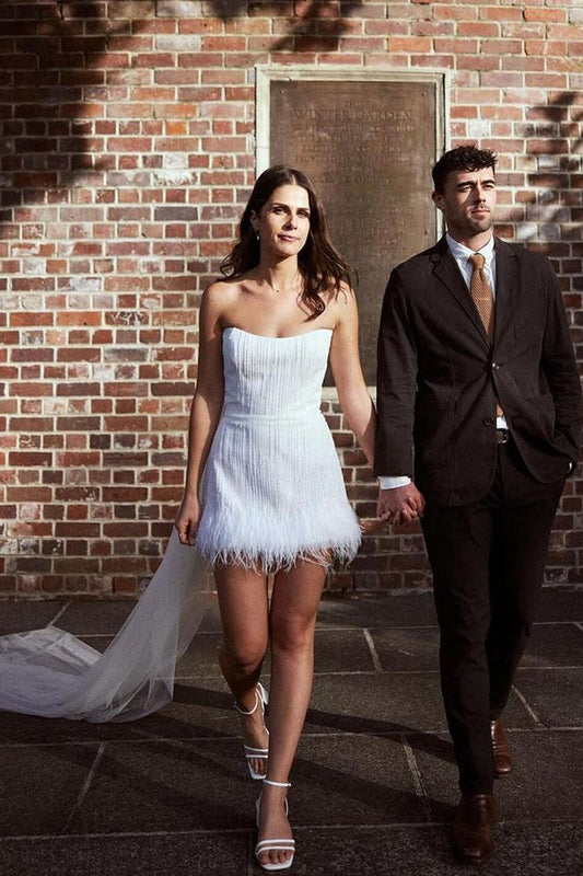 Fashion Sheath Strapless Sequins Short Wedding Dresses with Feather