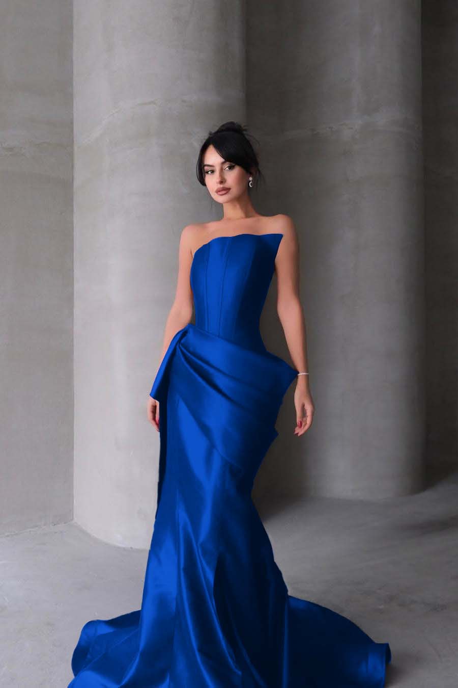 Lussooy Modern V-Neck Slit Prom Dress Spaghetti-Straps