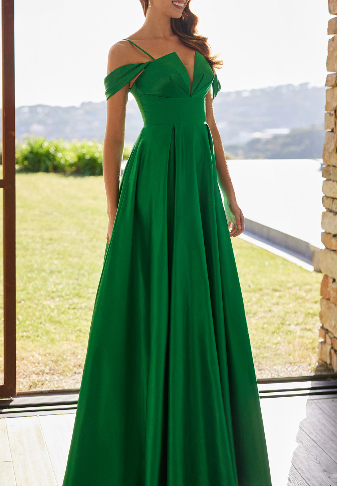V-Neck Spaghetti Straps Pleated A-Line Mother of Bride Dress Cocktail Dress