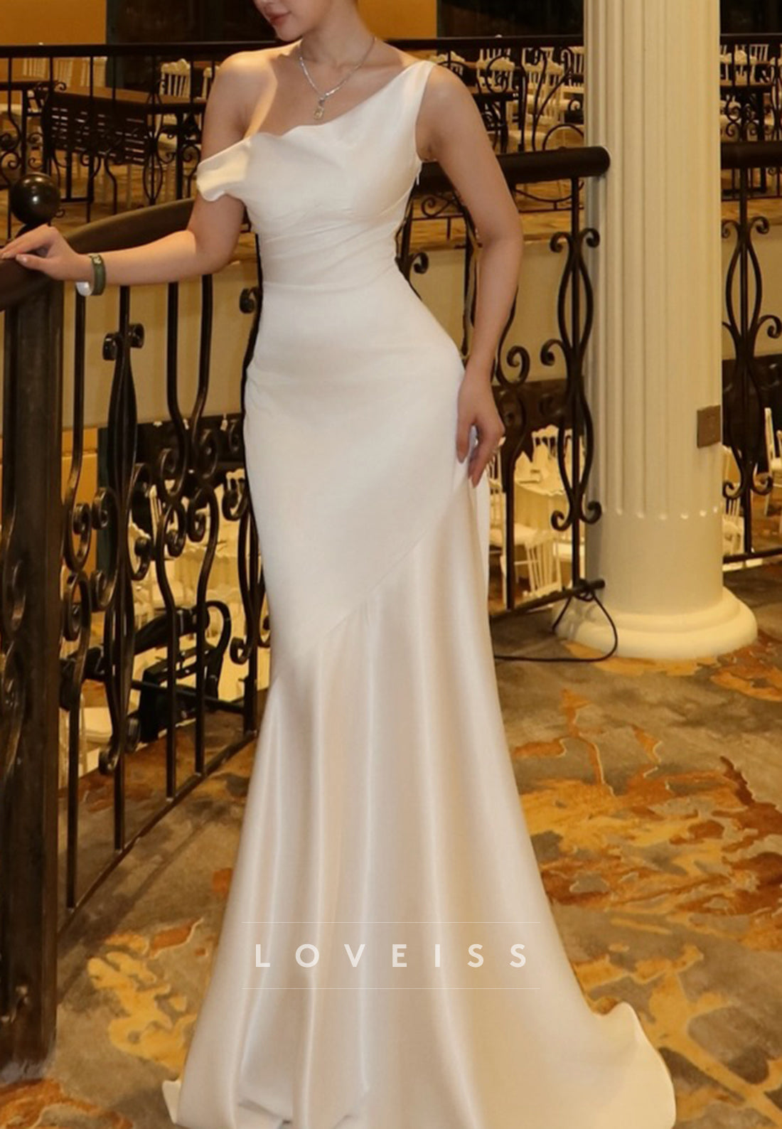 Asymmetrical Simple Sleeveless Sleek Mermaid Wedding Dress