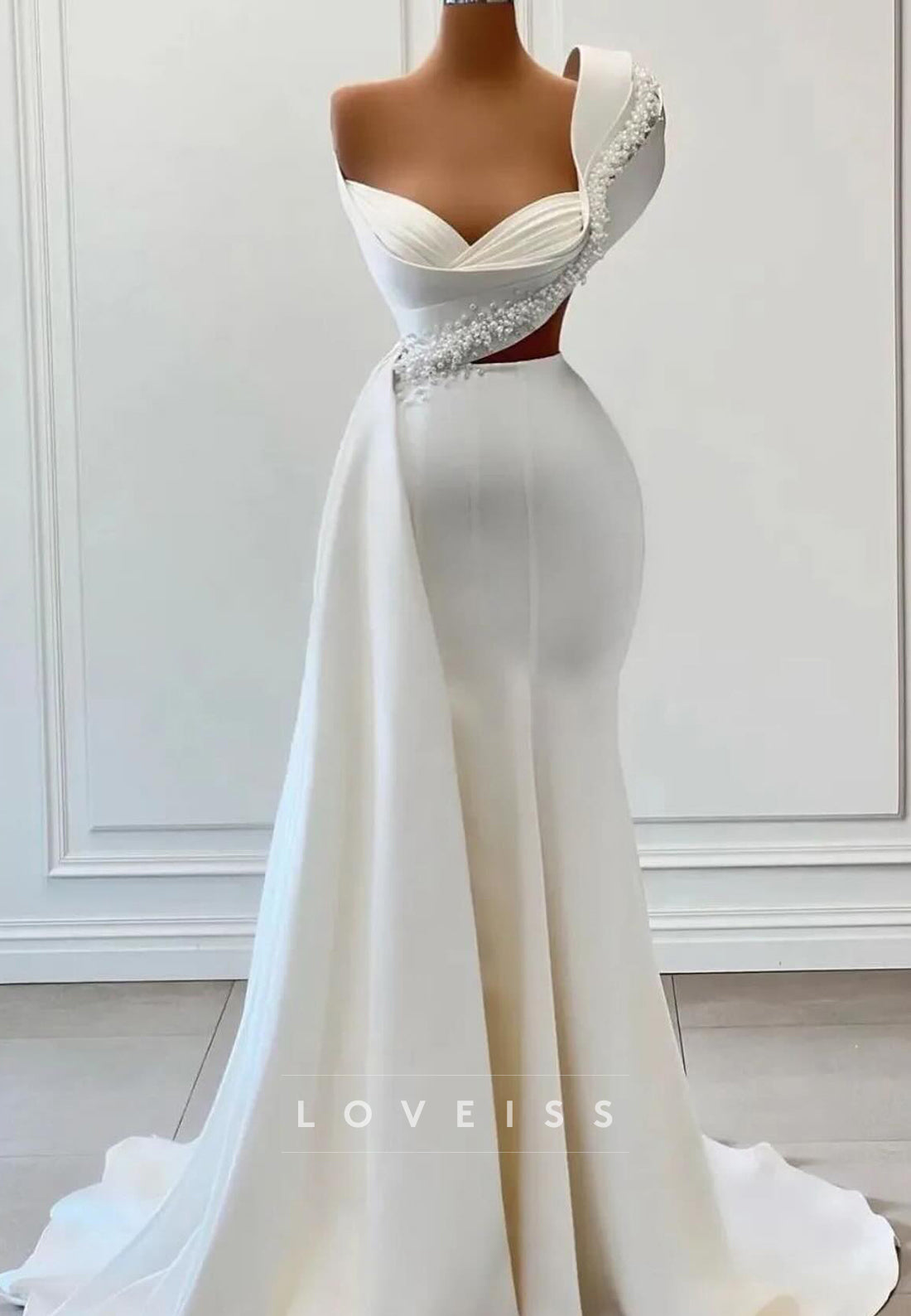 Asymmetrical Sleeveless Sleek Mermaid Wedding Dress